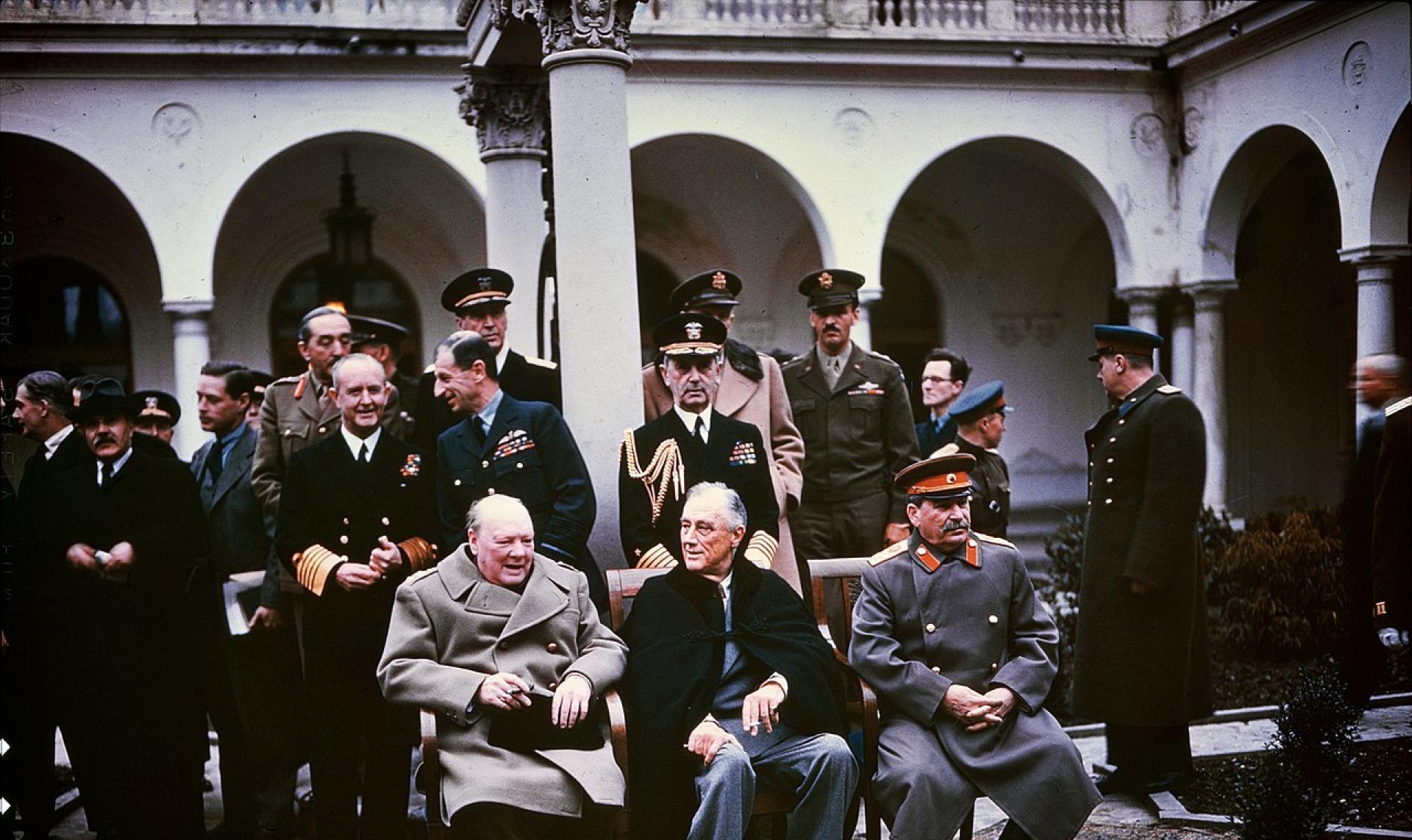 Conférence de Yalta, 1945 : Churchill, Roosevelt, Staline.
